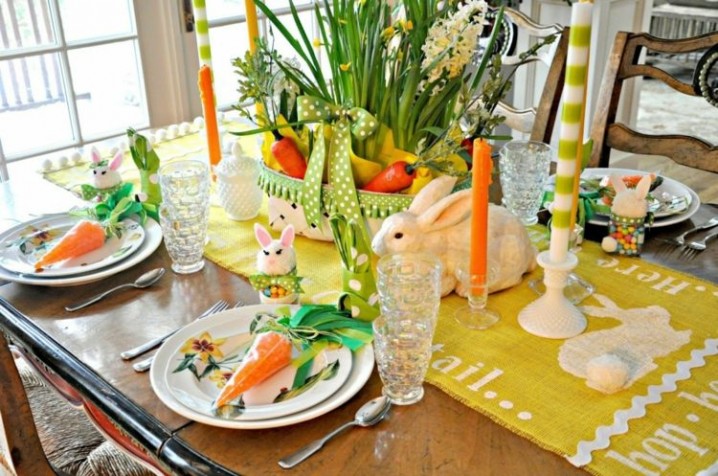 Festive Easter table decor.