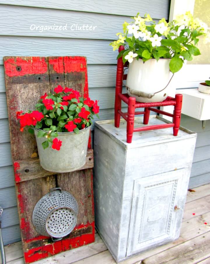 Wagon Board Planter Tutorial. Patio & Porch Décor Ideas