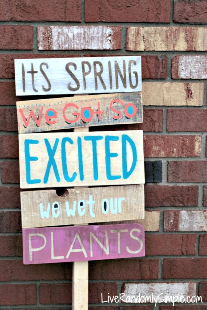 “Spring is Here” Wooden Garden Sign.