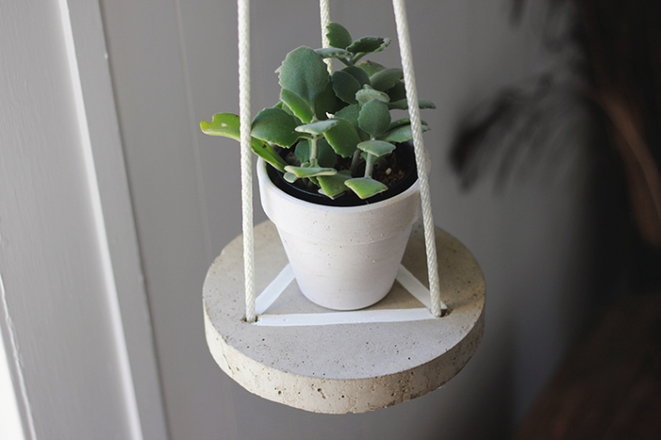 Awesome as a plant stand. Concrete DIY projects