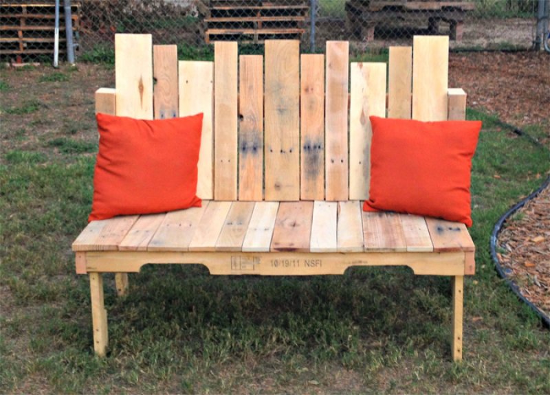 Beautiful DIY outdoor bench.
