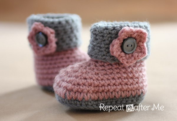 Crochet Cuffed Baby Booties.