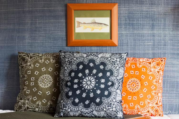 DIY Bandana Pillows. DIY Dollar Store Home Décor