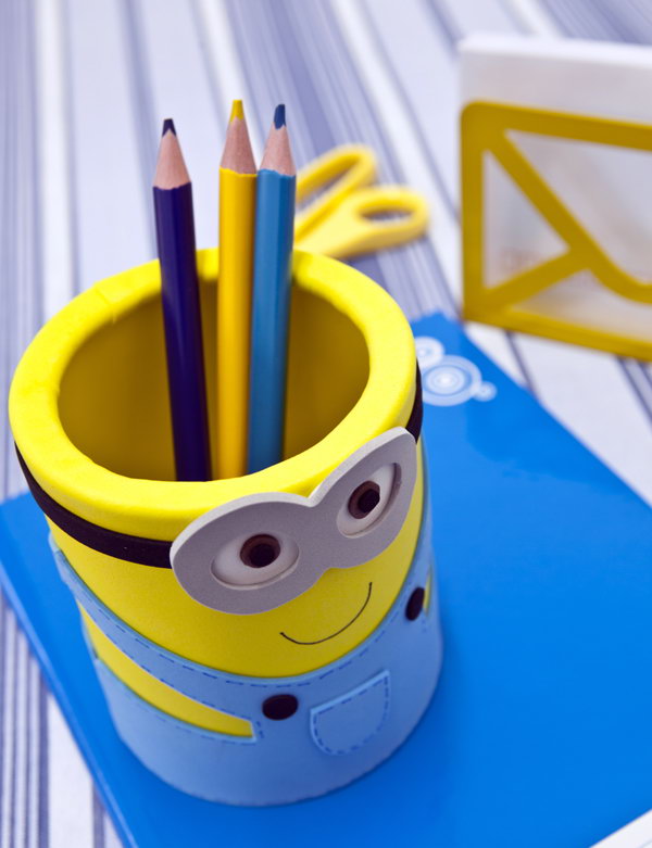 Pencil Holder Minion Craft ideas for kids