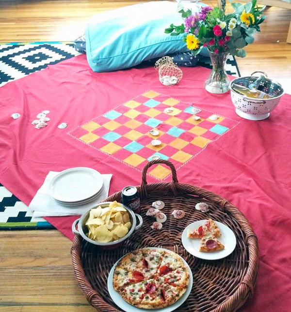 Picnic Blanket Game Board. DIY Camping ideas