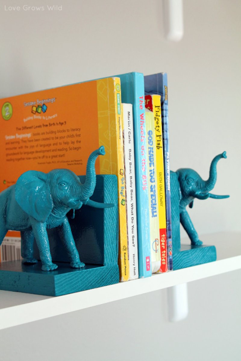 Plastic Elephant Book Ends. DIY Dollar Store Home Décor