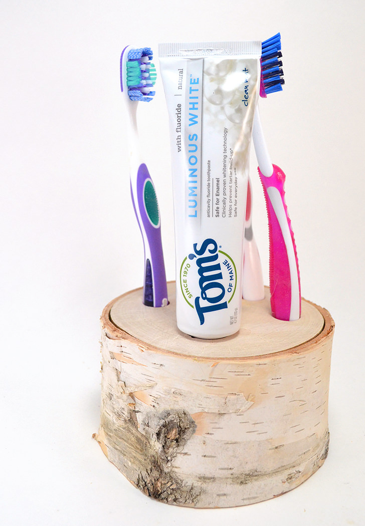 Pretty toothbrush and toothpaste holder. DIY Bathroom décor