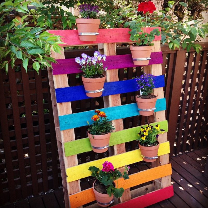 Use a wood pallet and some potted plants. DIY Pallet Projects