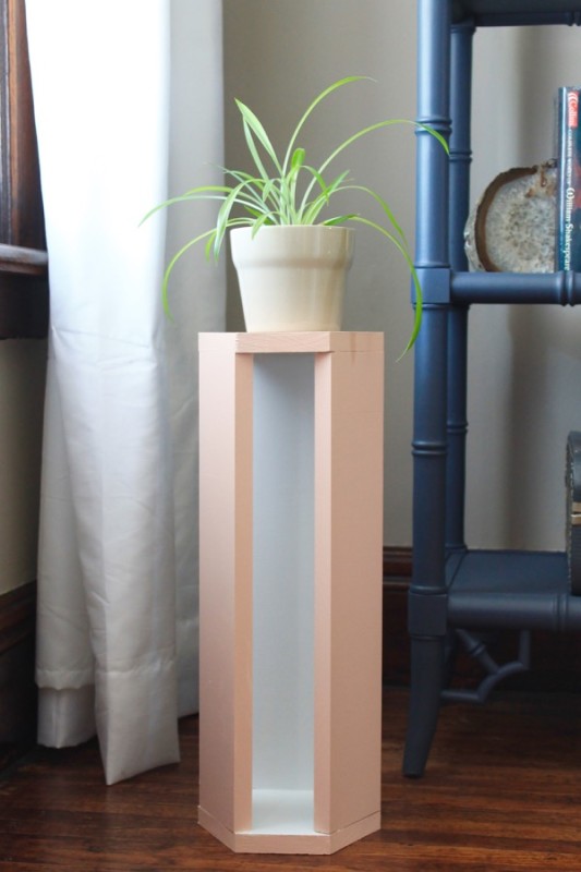 Build this simple wood plant stand.