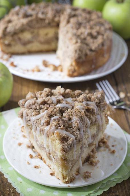 Cinnamon Apple Crumb Cake.