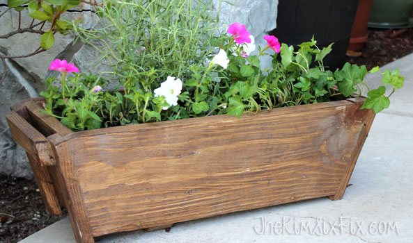 Make this simple tapered flower box. One Board Woodworking Project