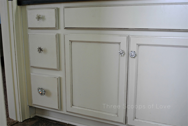 Turn Broken Jewelry Into Cabinet Pulls.