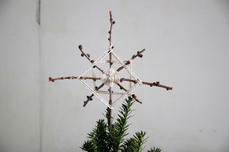 A giant snowflake for the top of your Christmas tree.