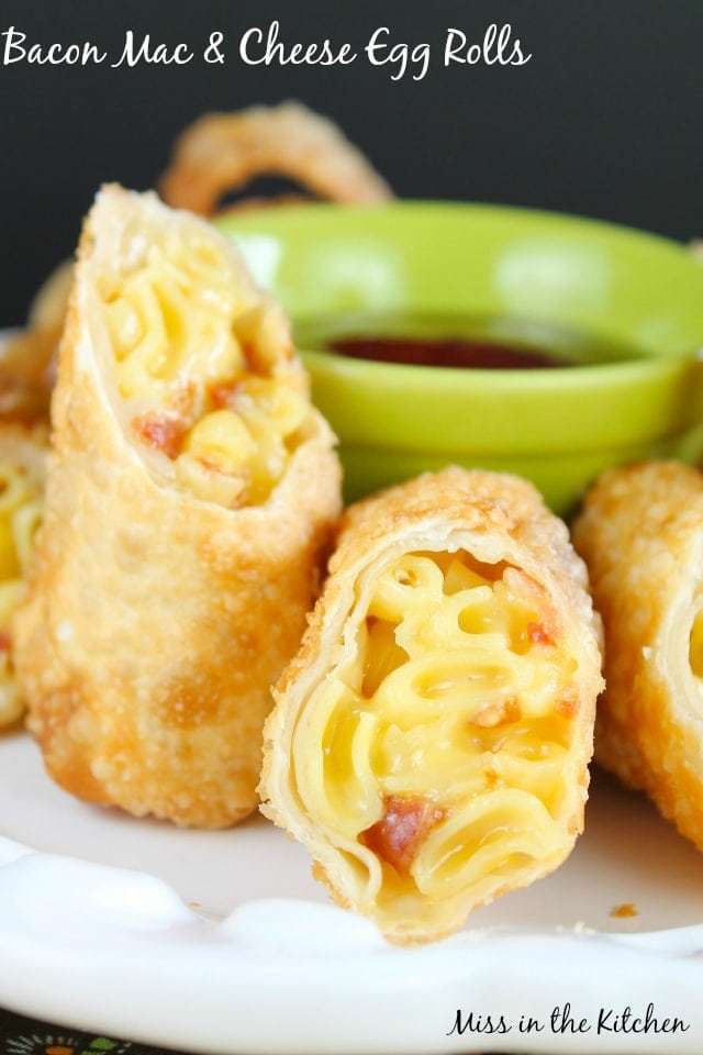 Bacon Mac N Cheese Eggrolls