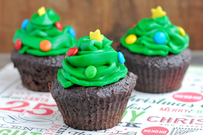 Christmas tree cupcakes.