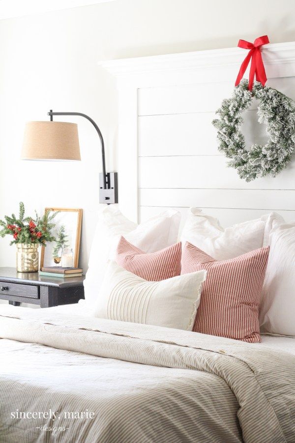 DIY Christmas Bedroom Decor.