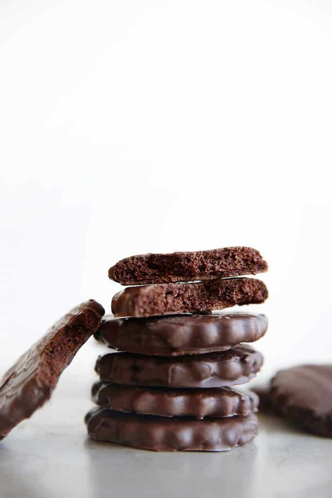 Paleo Thin Mint Cookies by Lexi’s Clean Kitchen
