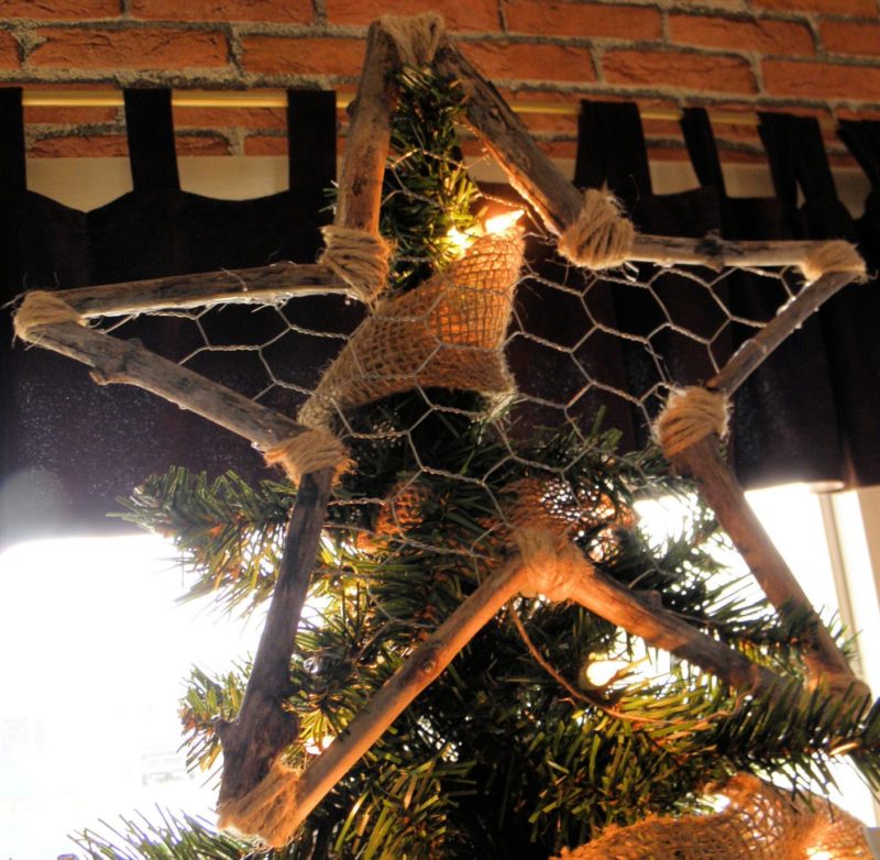 Rustic Chicken Wire Tree Topper.