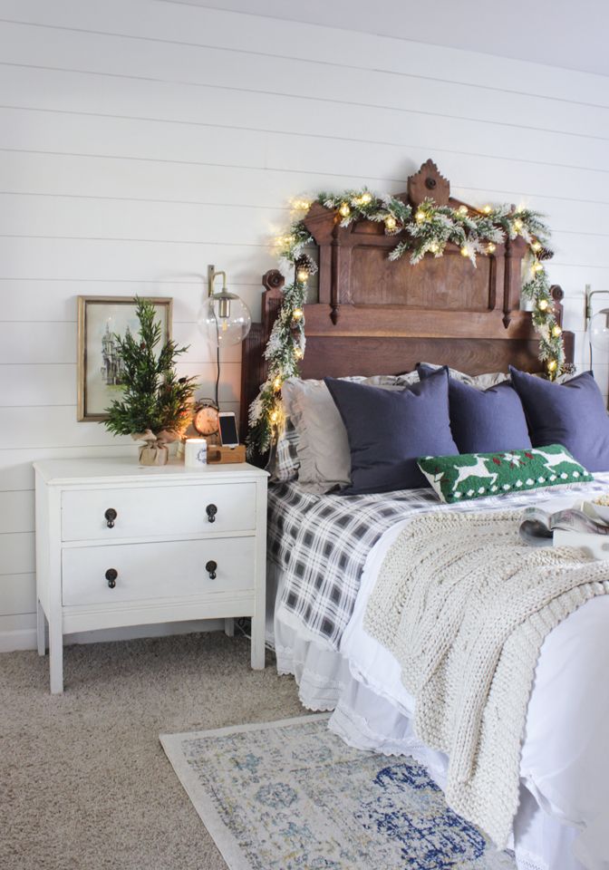 Rustic Country Christmas Bedroom Decor.