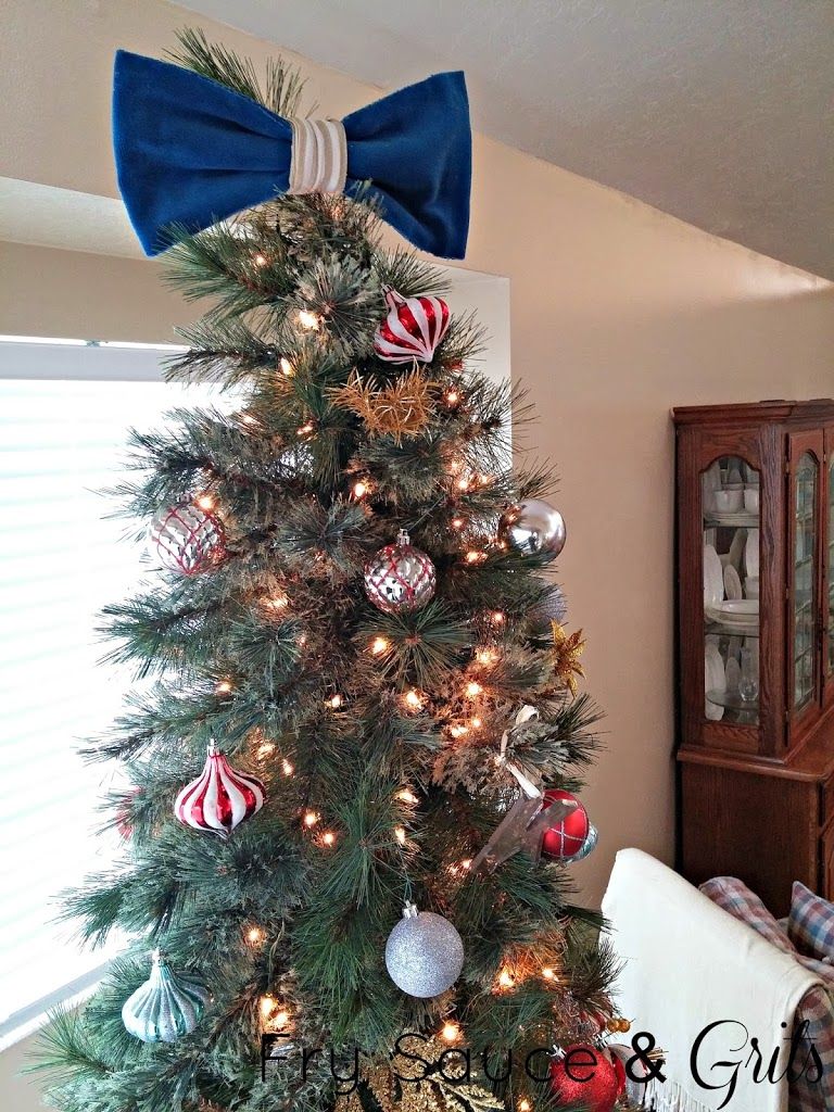 Unique Christmas tree toppe.