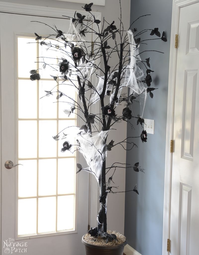 The Halloween Tree. Halloween Party Decoration